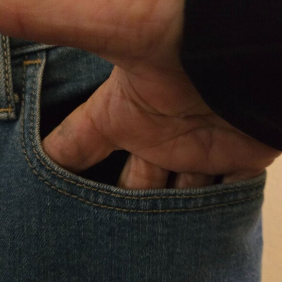 Levi's Mile High Wide Leg Cropped Jeans Size 27x25 - Picture 4 of 8